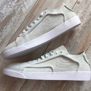 Nike low top sneaker